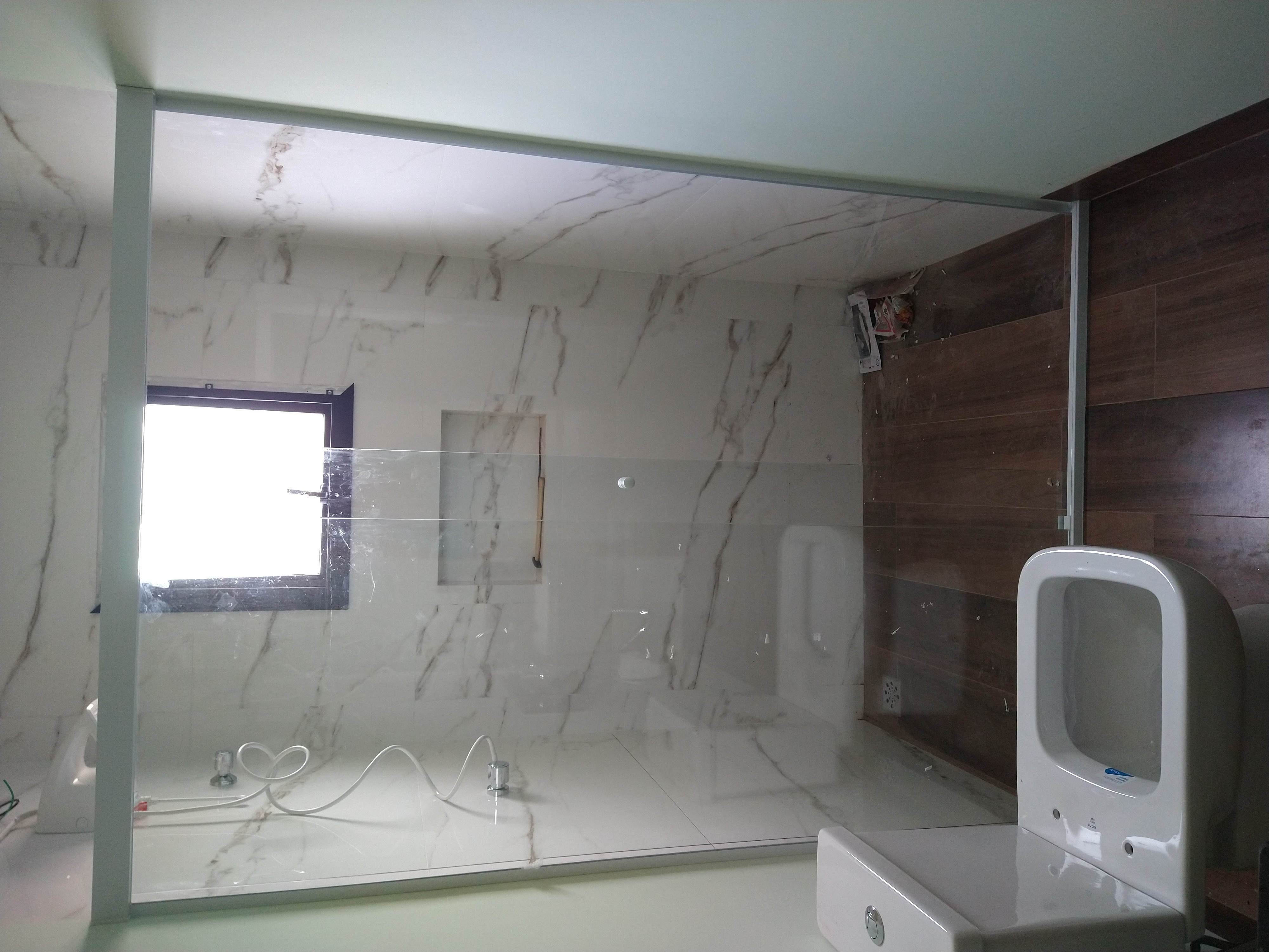 Box Frontal — 2 Folhas (1 Móvel + 1 Fixo)