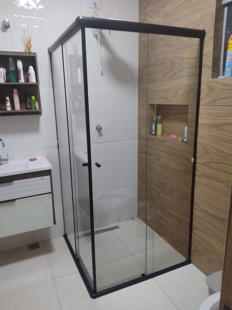 Box Canto— 4 Folhas (2 Móveis + 2 Fixas)